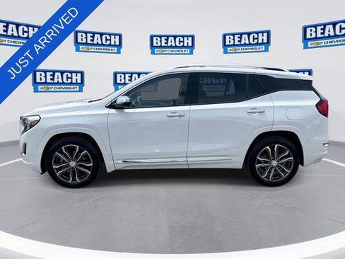 Used 2020 GMC Terrain Denali w/ Denali Premium Package FWD image 5