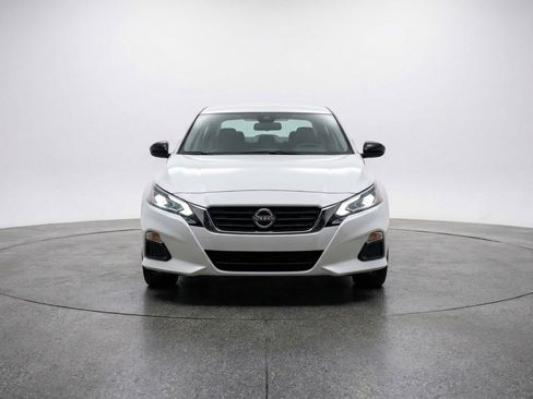 Used 2025 Nissan Altima 2.5 SV image 2