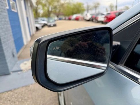 Used 2017 Chevrolet Malibu LT w/ Driver Confidence Package FWD image 11