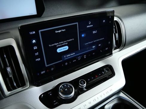 Certified 2025 Ford Expedition Active AWD/4WD image 21