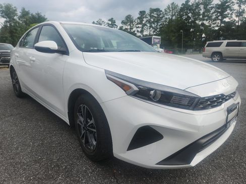 Used 2024 Kia Forte LXS w/ LXS Technology Package FWD image 2