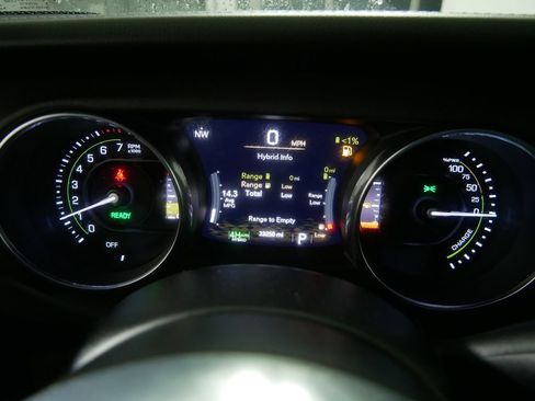 Used 2023 Jeep Wrangler Unlimited Sahara w/ Cold Weather Group AWD/4WD image 34