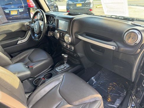 Used 2015 Jeep Wrangler Unlimited Sahara w/ Dual Top Group image 25