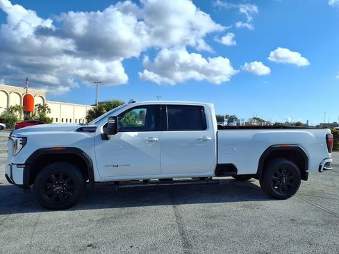 Used 2024 GMC Sierra 2500 AT4 w/ Technology Package image 4
