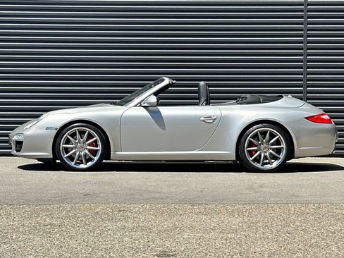 Used 2009 Porsche 911 Carrera S RWD image 2
