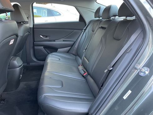 Used 2025 Hyundai Elantra Limited image 25