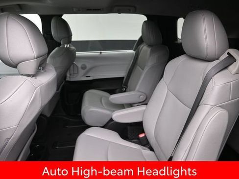 Used 2026 Toyota Sienna XLE AWD/4WD image 14