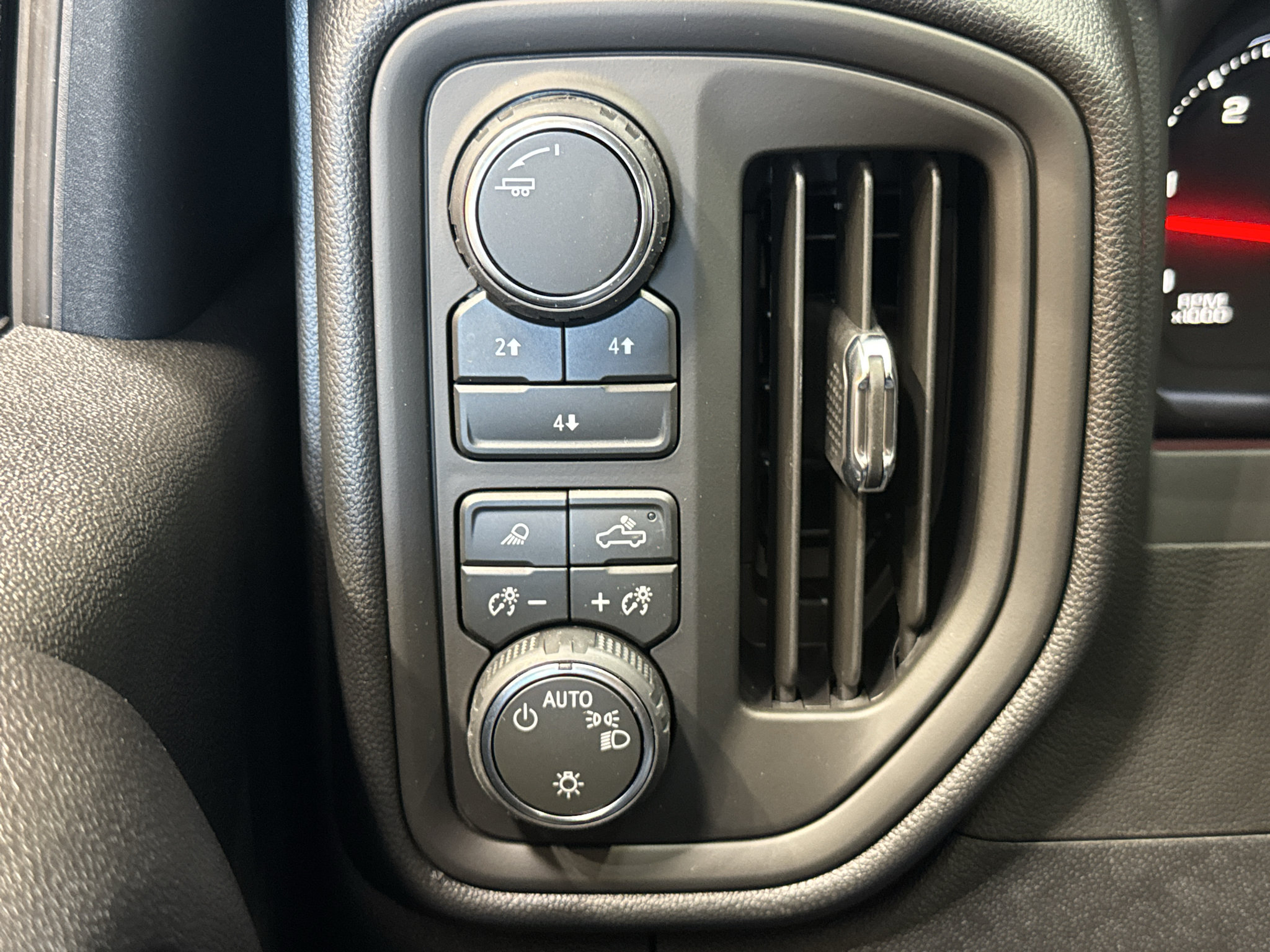 New 2026 Chevrolet Silverado 2500 Custom w/ Custom Value Package AWD/4WD image 31