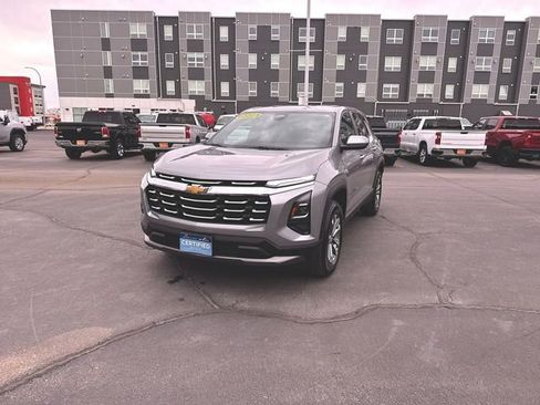 Certified 2025 Chevrolet Equinox LT image 1