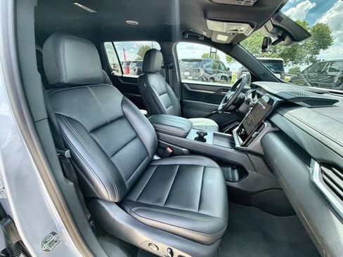 Certified 2026 GMC Acadia Elevation w/ Elevation Premium Package FWD image 27
