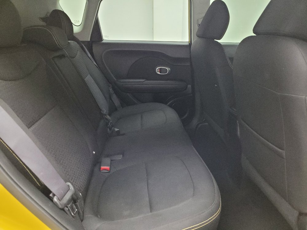 Used 2014 Kia Soul + FWD image 19