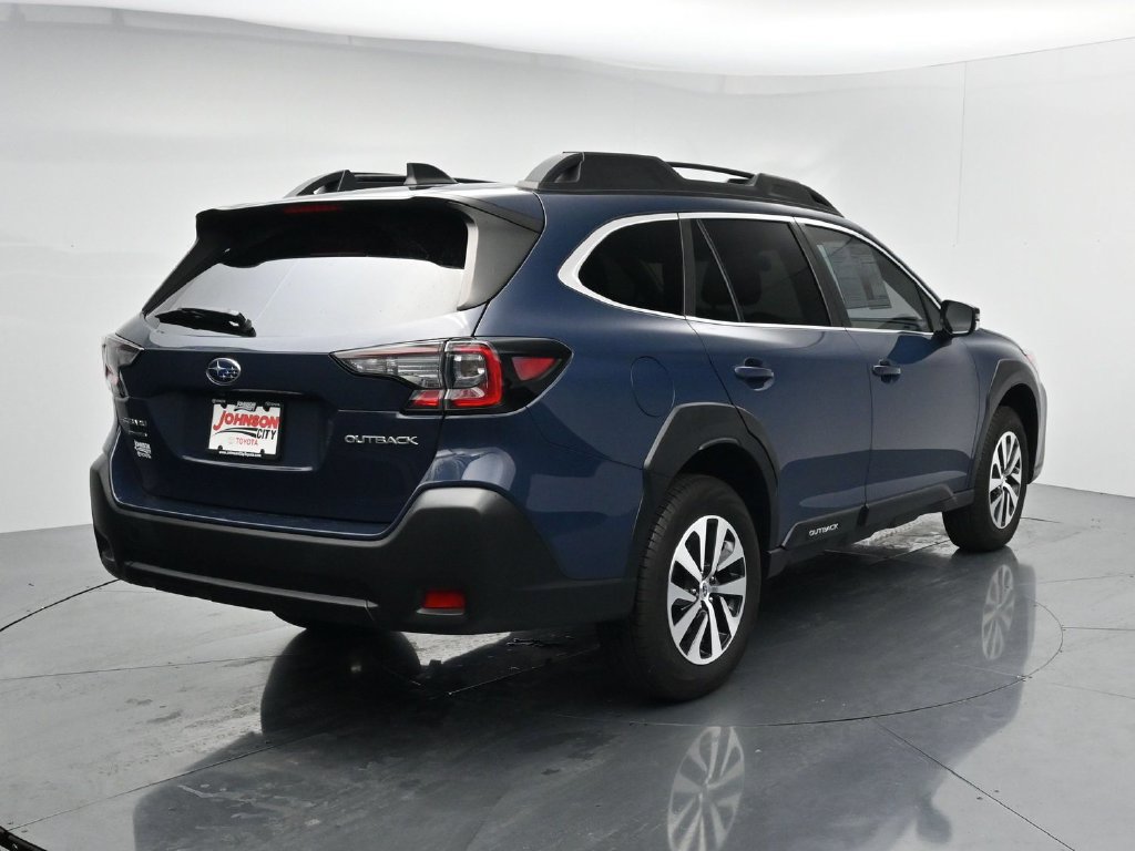 Used 2024 Subaru Outback Premium AWD/4WD image 7