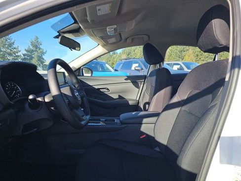 Used 2025 Nissan Sentra S image 18