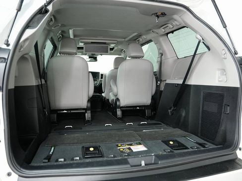 Used 2019 Toyota Sienna Limited Premium AWD/4WD image 36