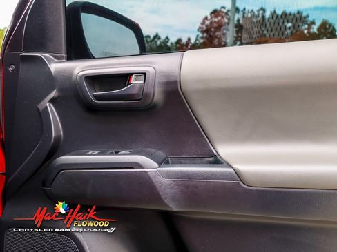 Used 2022 Toyota Tacoma SR image 14