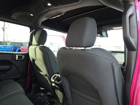 Used 2024 Jeep Gladiator Sport image 48