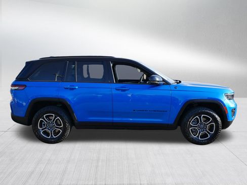 Used 2023 Jeep Grand Cherokee Trailhawk w/ Advanced Protech Group II AWD/4WD image 8