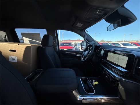 New 2026 Chevrolet Silverado 3500 LT image 15