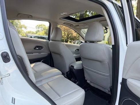 Used 2018 Honda HR-V EX-L image 16