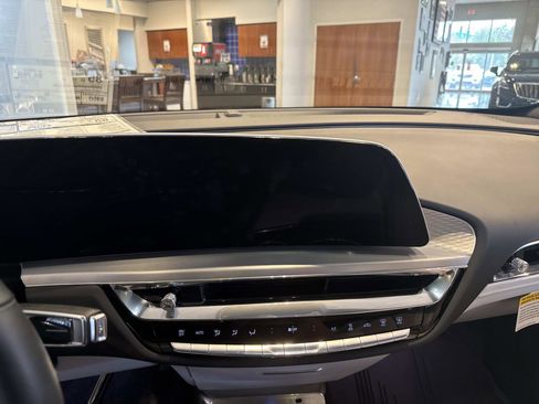 New 2025 Cadillac Lyriq Luxury image 26