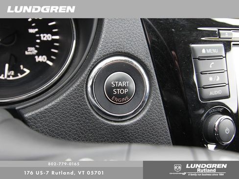 Used 2020 Nissan Rogue SV image 28