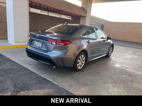 Used 2025 Toyota Corolla LE image 7