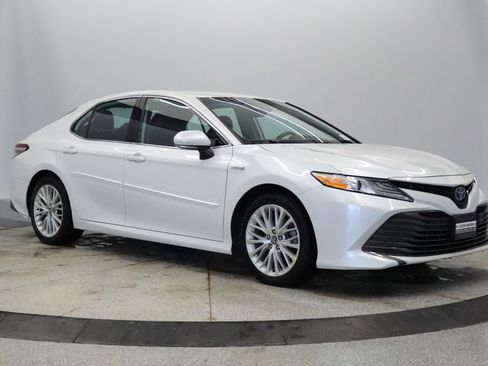 Used 2020 Toyota Camry XLE FWD image 10