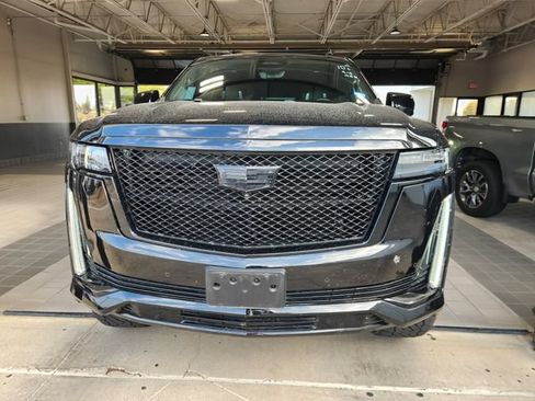 Used 2023 Cadillac Escalade ESV Sport Platinum w/ LPO, Floor Liner Package AWD/4WD image 2