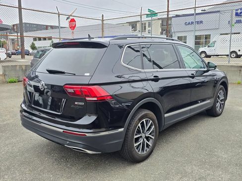 Used 2020 Volkswagen Tiguan SE w/ Panoramic Sunroof Package AWD/4WD image 7