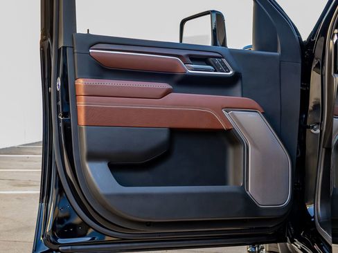 Used 2026 GMC Sierra 3500 Denali Ultimate image 35