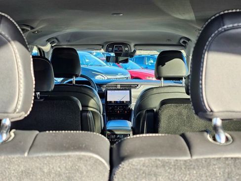 Used 2023 Jeep Grand Cherokee L Limited w/ Luxury Tech Group II image 12