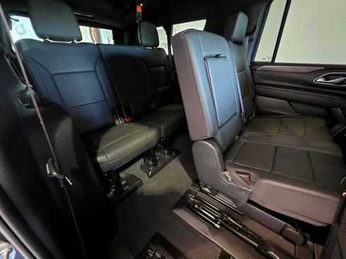 Used 2022 Chevrolet Suburban LT AWD/4WD image 58