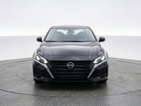 Used 2025 Nissan Altima 2.5 SV image 2