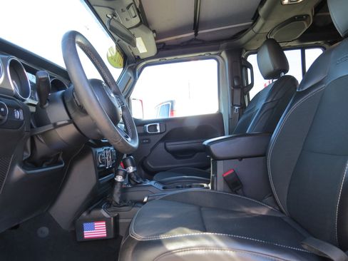 Used 2023 Jeep Wrangler Freedom Edition image 17