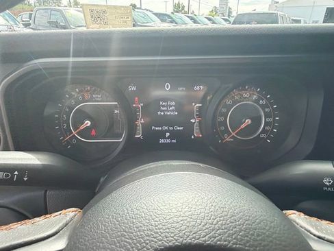 Used 2024 Jeep Gladiator Mojave AWD/4WD image 24
