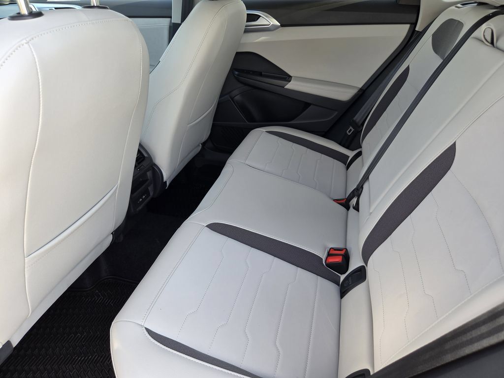 New 2027 Volkswagen Taos SE FWD image 23