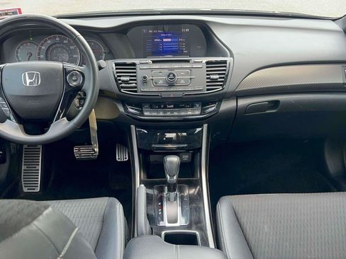 Used 2017 Honda Accord Sport image 26