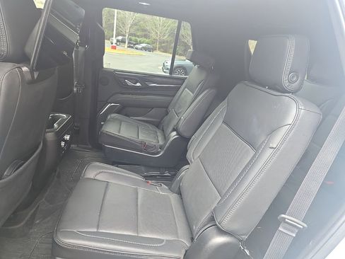 Used 2023 GMC Yukon Denali w/ Denali Reserve Package image 32