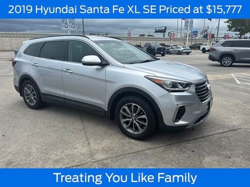 Used 2019 Hyundai Santa Fe XL SE FWD image 1