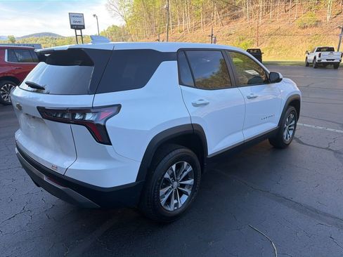 New 2026 Chevrolet Equinox LT image 4