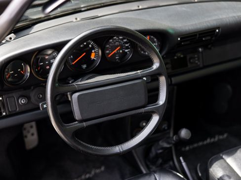 Used 1989 Porsche 911 Carrera RWD image 22