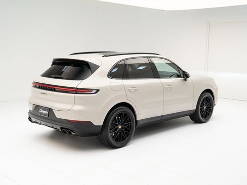 New 2026 Porsche Cayenne image 9