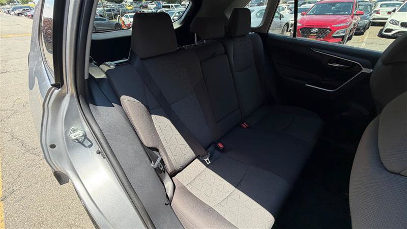 Used 2020 Toyota RAV4 XLE w/ Convenience Package FWD image 19