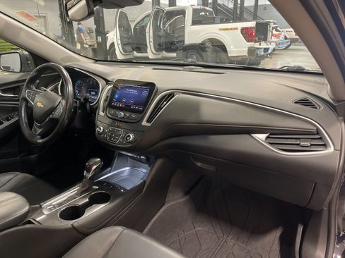 Used 2022 Chevrolet Malibu LT w/ Leather Package FWD image 17
