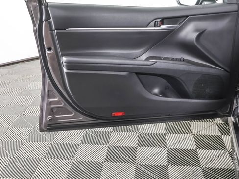 Used 2022 Toyota Camry SE FWD image 31