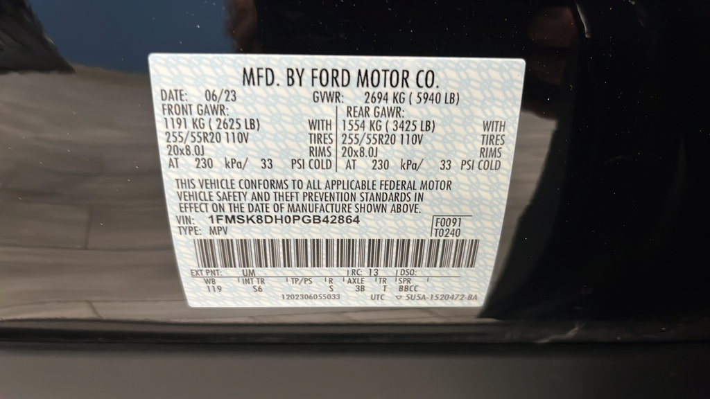 Used 2023 Ford Explorer XLT w/ Equipment Group 202A AWD/4WD image 30