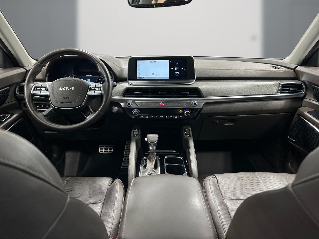 Used 2022 Kia Telluride SX w/ Towing Package FWD image 18