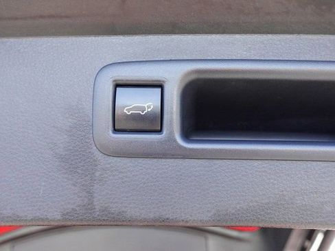 Certified 2023 Toyota Highlander XLE image 40