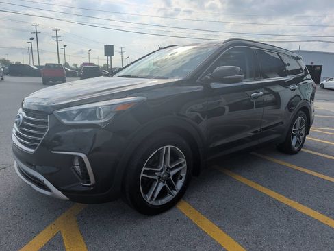 Used 2018 Hyundai Santa Fe AWD image 3