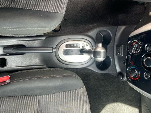 Used 2017 Nissan Versa SV w/ SV Special Edition Package image 15